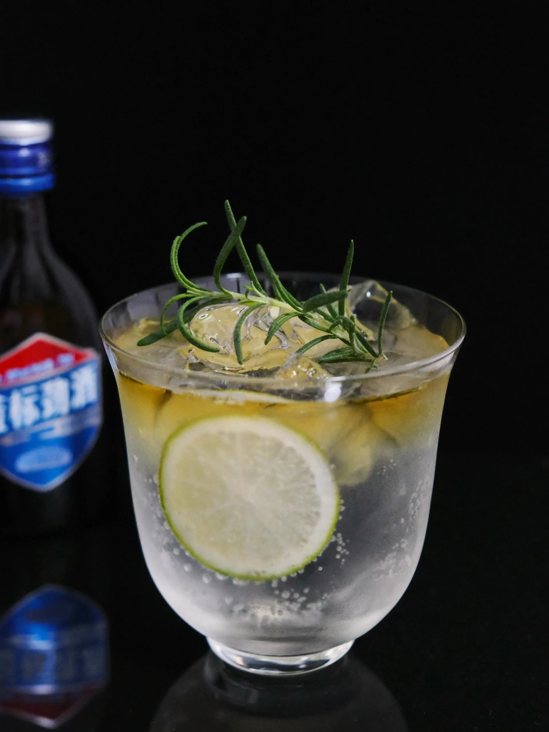 3 Blue Label light care cocktail recipes | The perfect remedy for your alone-time tipsy moments - discover the new favorite at the convenience store! - 9